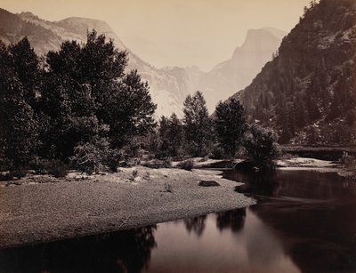 Vista lontana delle cupole, Yosemite Valley, California da Carleton E. Watkins